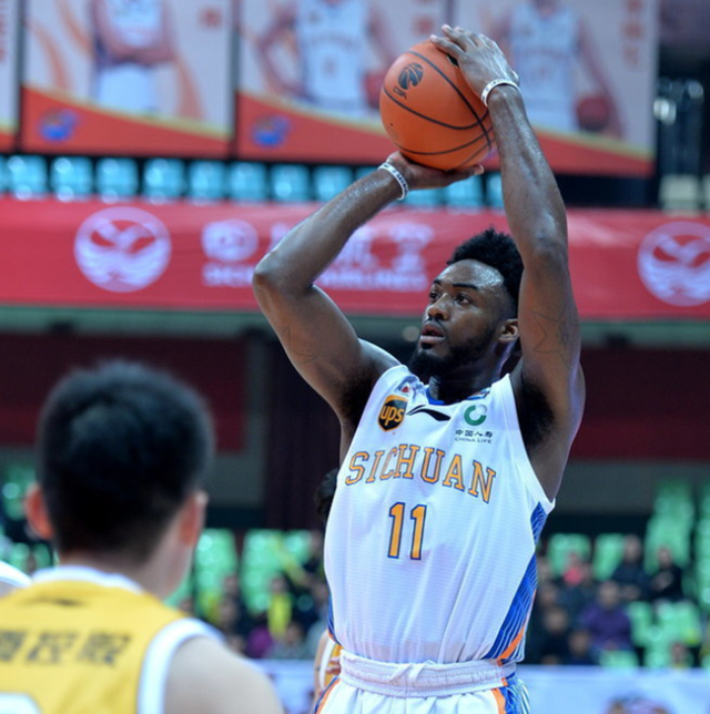 ayx爱游戏官网-重磅！冲刺阶段瓦伦西亚调整名单以备足总杯窗口期多伦多猛龙备战CBA常规赛，多伦多猛龙战术微调备战社区盾(勇冠绿茵从瓦伦西亚开始笔趣阁)